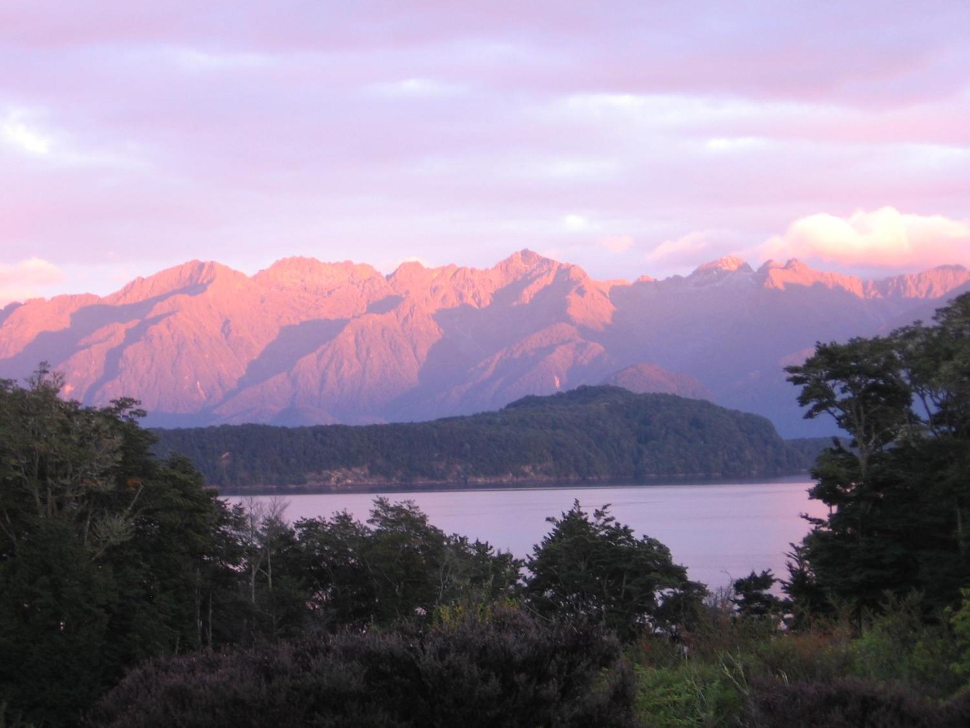 Murrells Grand View House Manapouri Exterior photo