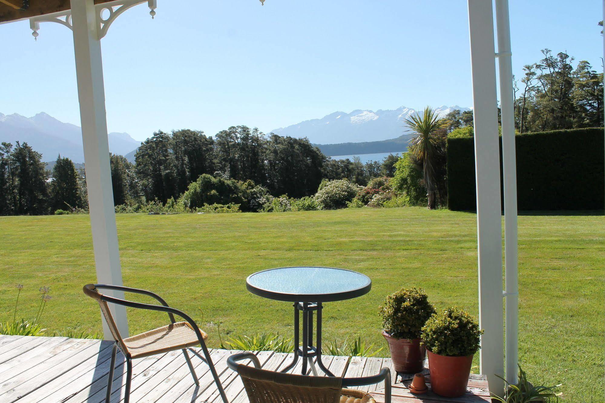 Murrells Grand View House Manapouri Exterior photo