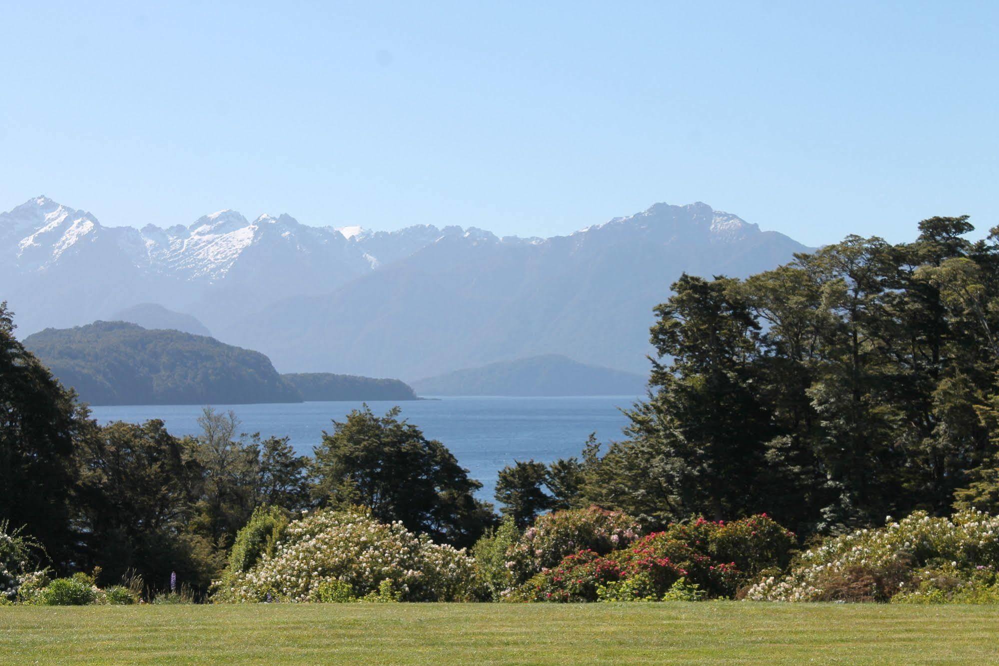 Murrells Grand View House Manapouri Exterior photo